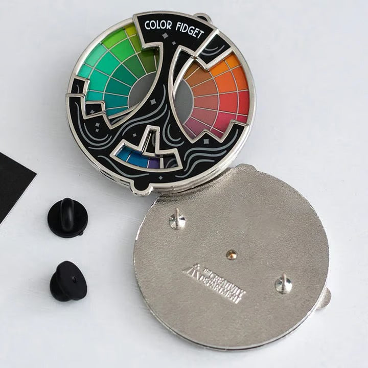 Interactive fidget pin color wheel | Rotatable color wheel with masks for harmony | As enamel pin, magnet/pin holder or keychain