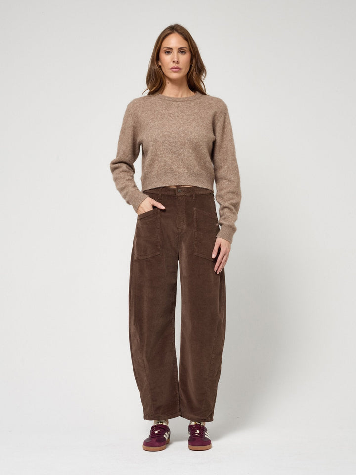 Cordhose | O-Shape mit hoher Leibhöhe und verkürztem, konischem Bein