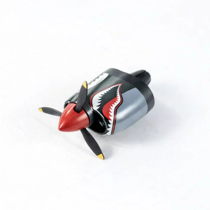 P-40 Warhawk Auto-Dekoration mit rotierender Propeller | Interaktive Dashboard Figur durch Fahrtwind | Geschenk für Auto- &amp; Luftfahrtfans