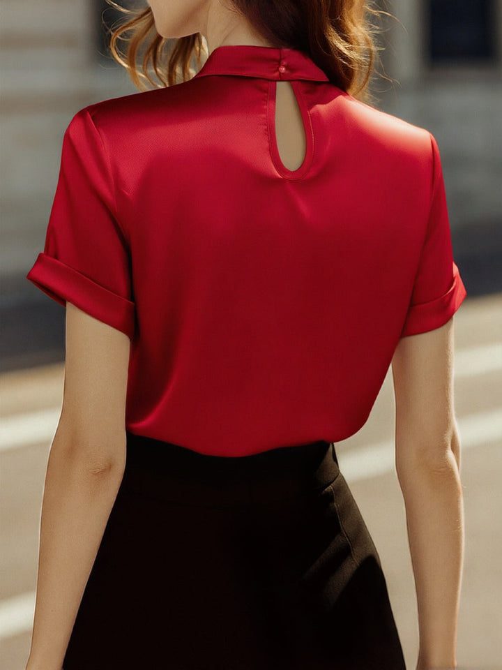 Damen Satinbluse | Elegante Kurzarmbluse mit Schlüssellochausschnitt, hochgeschlossenem Kragen und Knotenakzent für Büro und Abendlooks