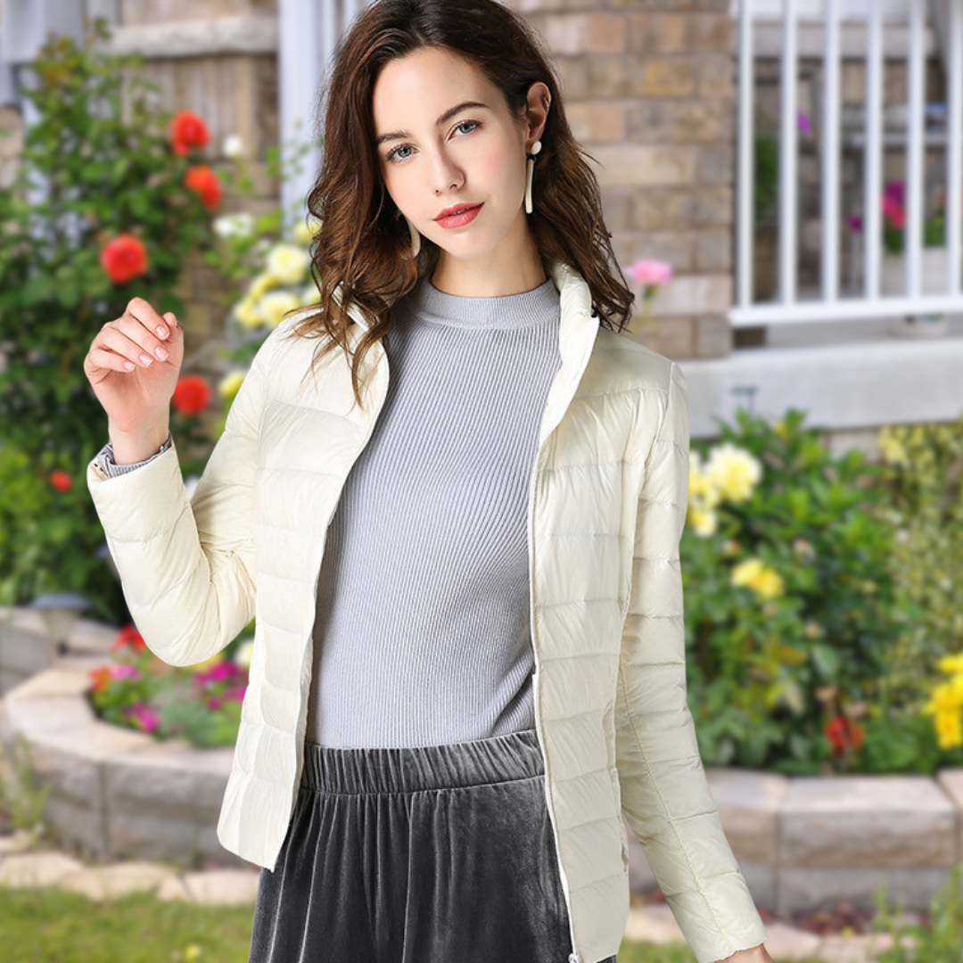 Damen Steppjacke mit Reißverschluss | Leichte taillierte Übergangsjacke mit wärmender Steppung für Alltag und kühle Tage
