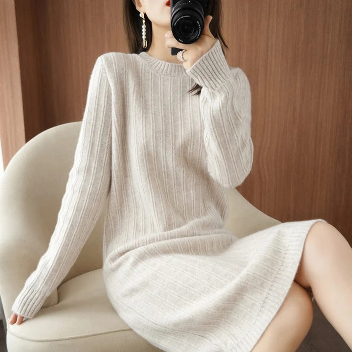 Damen Strickkleid knielang und warm | Bequemes Pulloverkleid mit lockerer Passform und weicher Strickqualität für Herbst und Winter