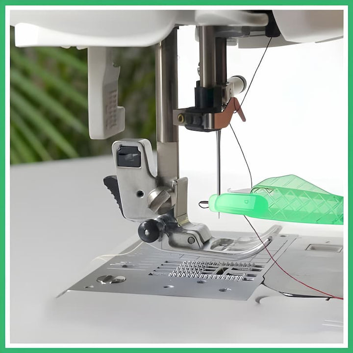 Threader sewing machine tool | Quick needle threading with built-in blade | Compact clip-on design | For fast sewing