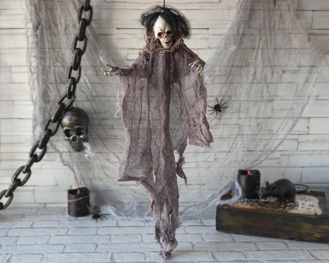 Halloween Hausgeist 60 cm zum Aufhängen | Kleine Geister Hängedeko mit Skelettkopf und biegsamen Armen für gruselige Partydeko