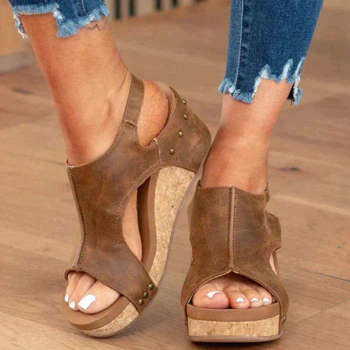 Damen Keilsandalen mit Klettverschluss | Gepolstertes Fußbett, leicht &amp; stabil | 6,5 cm Keil, 2,5 cm Plateau | Sommer-Look
