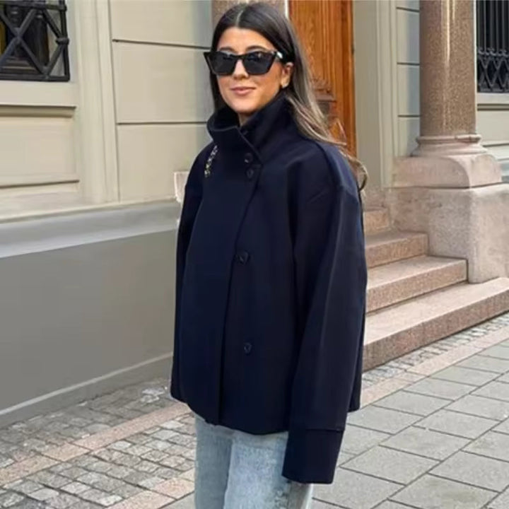Damen Kurzjacke Elise | Zweireihig &amp; Elegant | Warm &amp; Bequem | Mit Brusttasche &amp; Modernem Schnitt