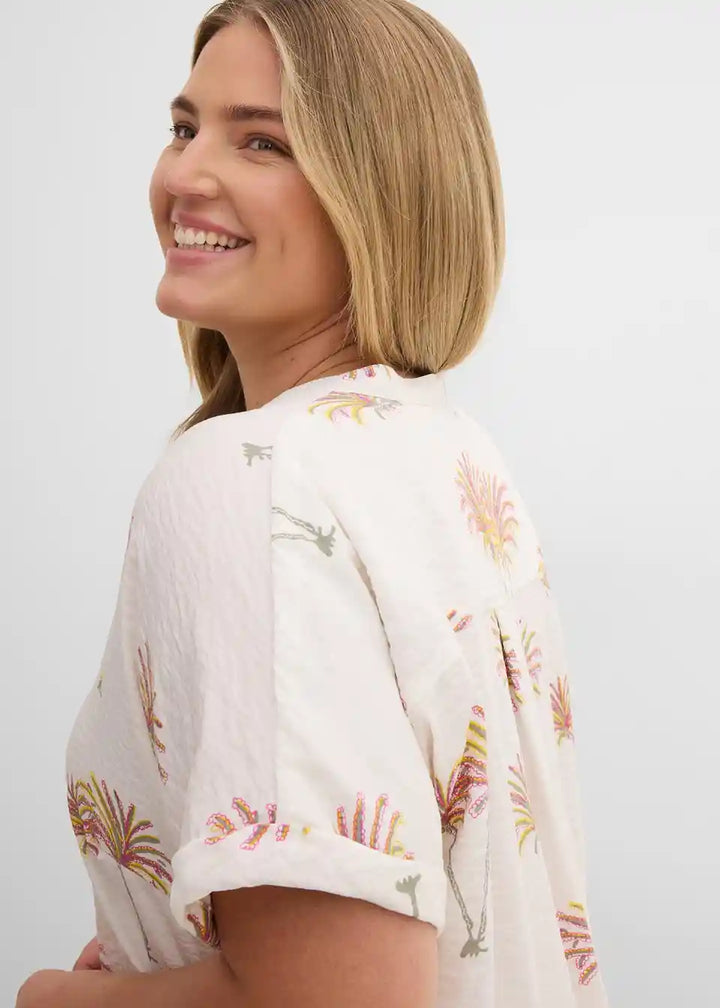Damen Kurzarmbluse mit Palmen-Print | Leichte Bluse mit Hemdkragen &amp; Knopfleiste | Sommerbluse für Freizeit &amp; Urlaub
