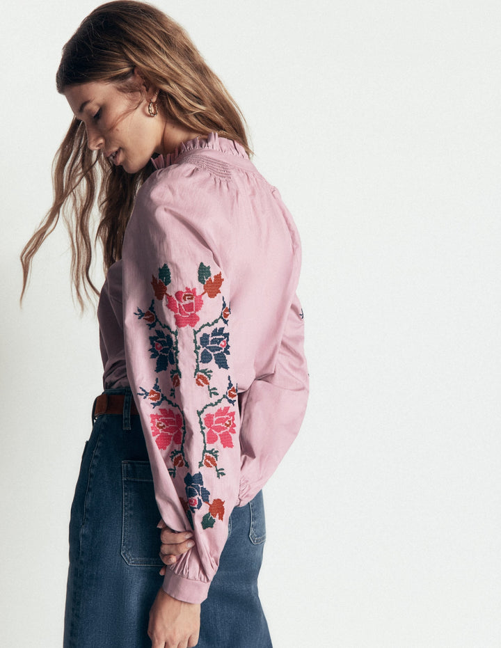 Damen Top | Baumwoll-Top mit Rüschen, Blumenstickerei und Blouson-Ärmeln