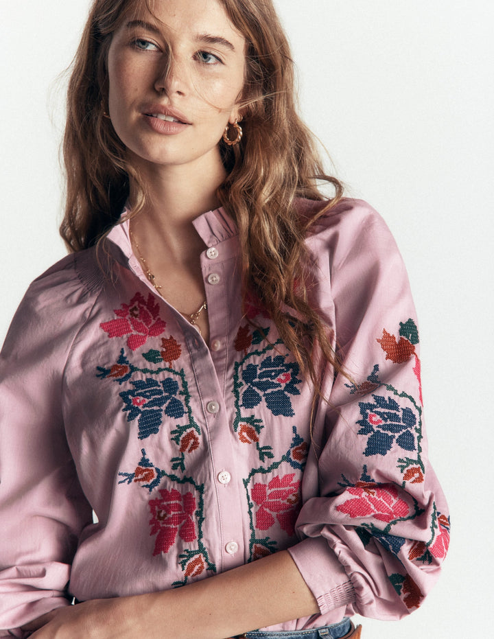 Damen Top | Baumwoll-Top mit Rüschen, Blumenstickerei und Blouson-Ärmeln