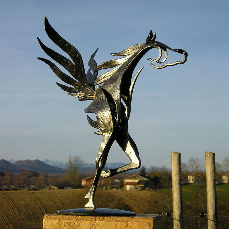 Scultura di cavallo in metallo per giardino | fatta a mano e resistente alle intemperie | rivestimento antiruggine