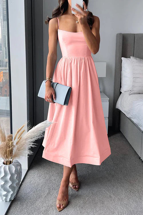 Vestito midi aderente con spalline sottili