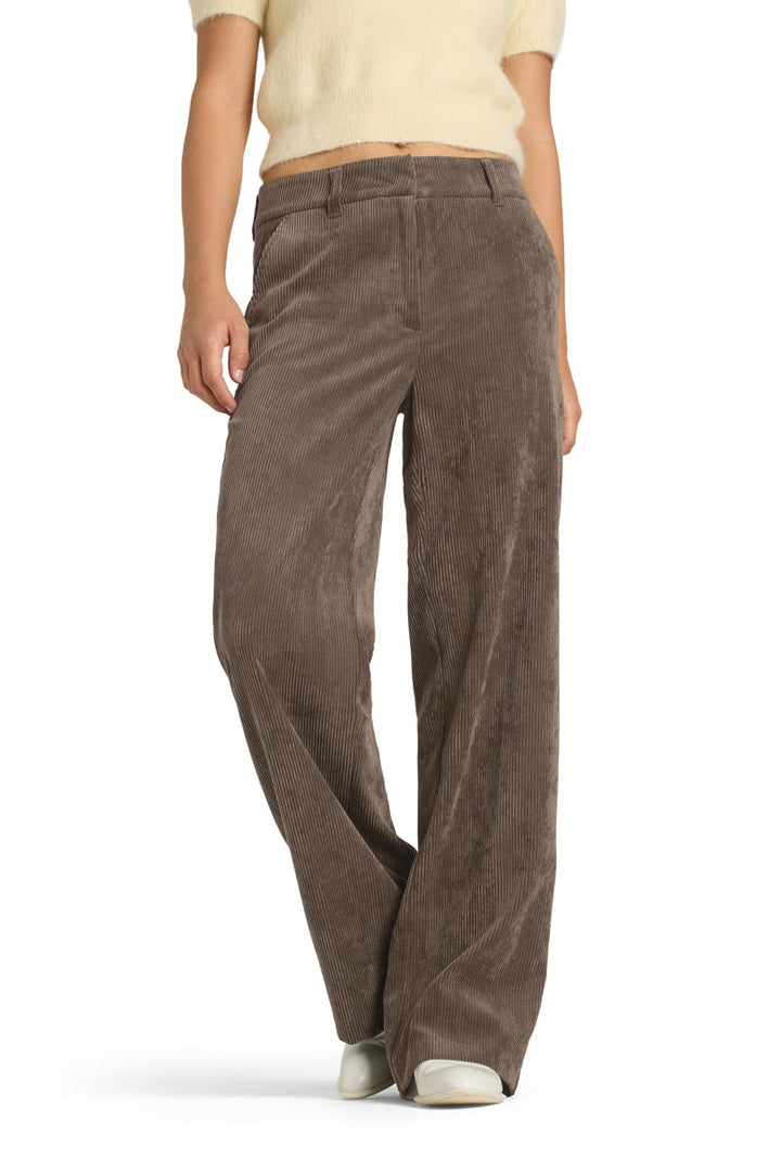 Cordhose | Weite Passform mit Gürtelschlaufen und Eingrifftaschen | AMELIE