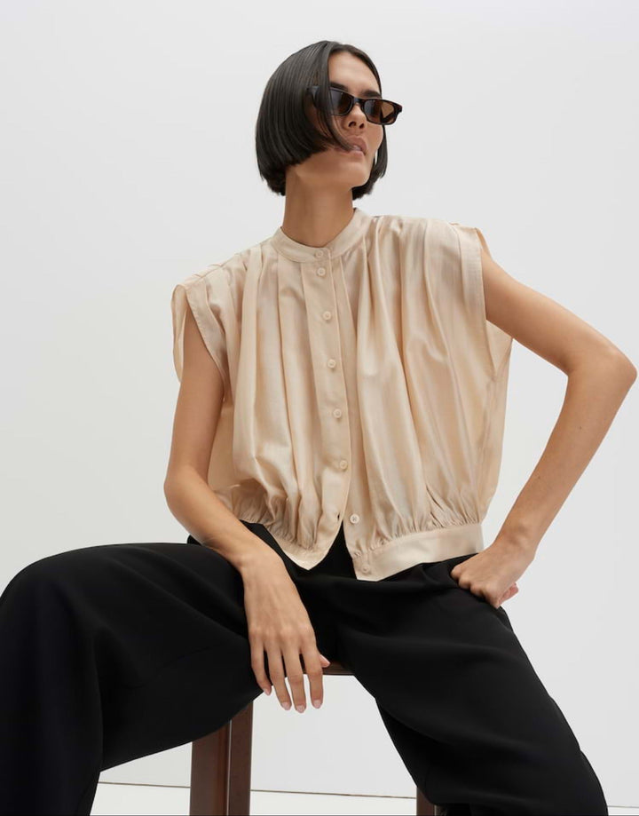 Damen Bluse | Bluse mit Drapierung, Rundhalsausschnitt, Knopfleiste und kurzen Ärmeln
