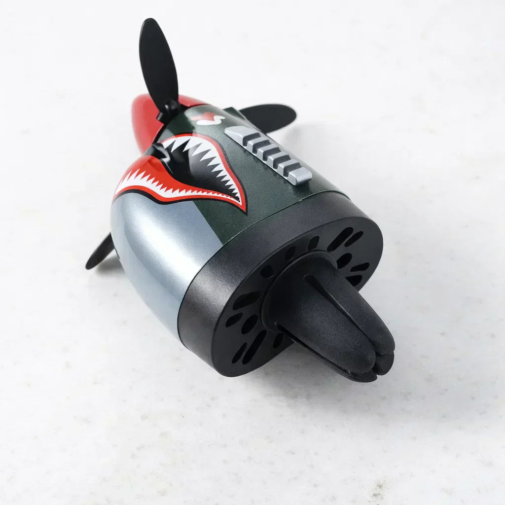 P-40 Warhawk Auto-Dekoration mit rotierender Propeller | Interaktive Dashboard Figur durch Fahrtwind | Geschenk für Auto- &amp; Luftfahrtfans