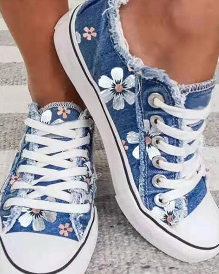 Damen Denim-Sneaker mit Blumenmuster | Bequemer Freizeitschuh für Alltag &amp; frische Looks | Heidi Sneaker