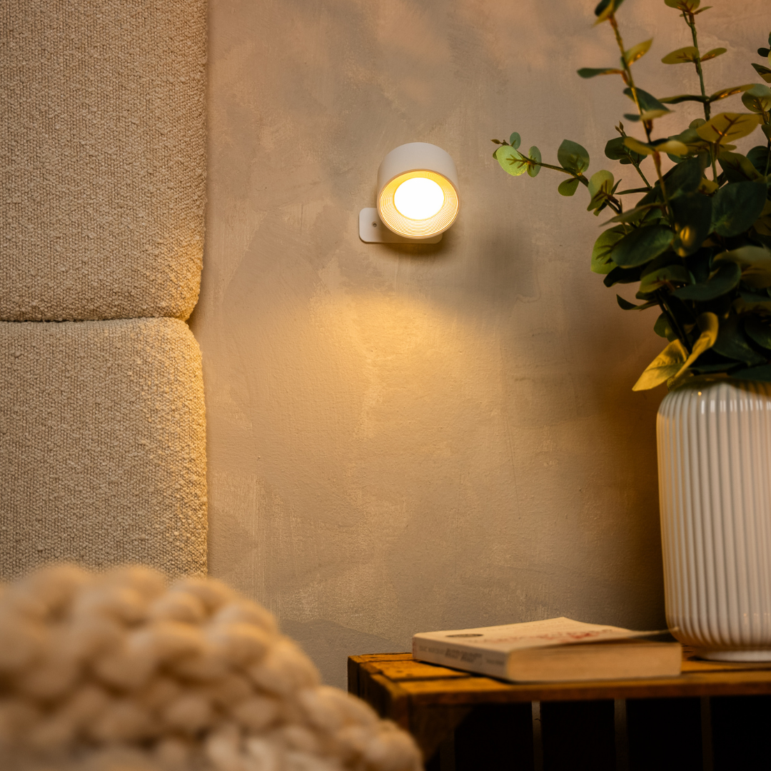 Kabellose LED-Wandleuchte | 360° drehbar, Touch-Dimmung, 3 Lichtfarben und USB-C-Akku