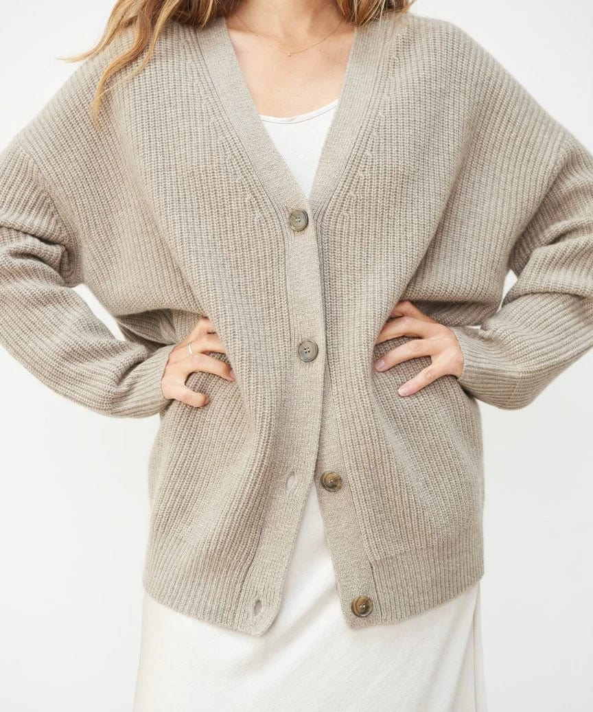 Lena | Bequeme Strickjacke für kühle Herbsttage