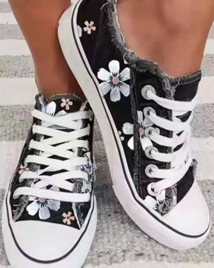 Damen Denim-Sneaker mit Blumenmuster | Bequemer Freizeitschuh für Alltag &amp; frische Looks | Heidi Sneaker