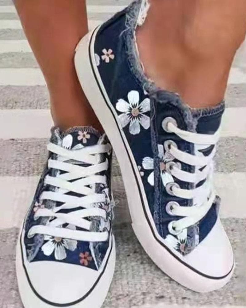 Damen Denim-Sneaker mit Blumenmuster | Bequemer Freizeitschuh für Alltag &amp; frische Looks | Heidi Sneaker