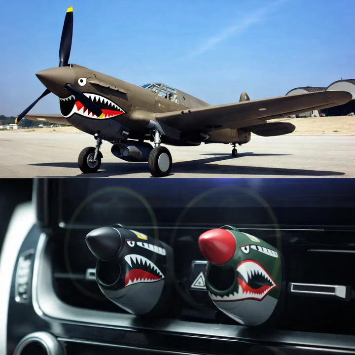 P-40 Warhawk Auto-Dekoration mit rotierender Propeller | Interaktive Dashboard Figur durch Fahrtwind | Geschenk für Auto- &amp; Luftfahrtfans