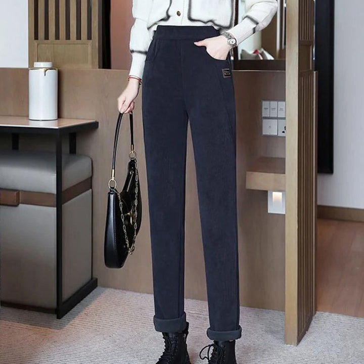 Damen Cordhose mit Fleecefutter | Hoch geschnittene Winterhose mit Taschen und leicht elastischer Passform