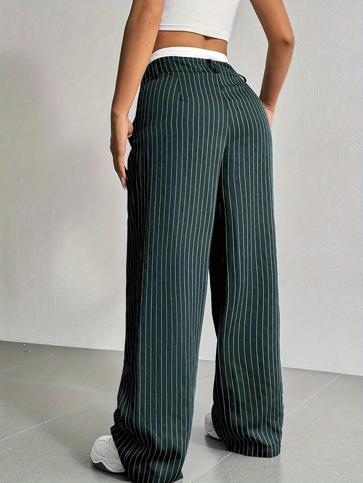 Damen High-Waist Hose | Gestreifte Stoffhose mit weitem Bein, lockerer Passform und praktischen Seitentaschen