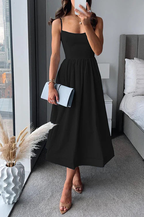 Vestito midi aderente con spalline sottili