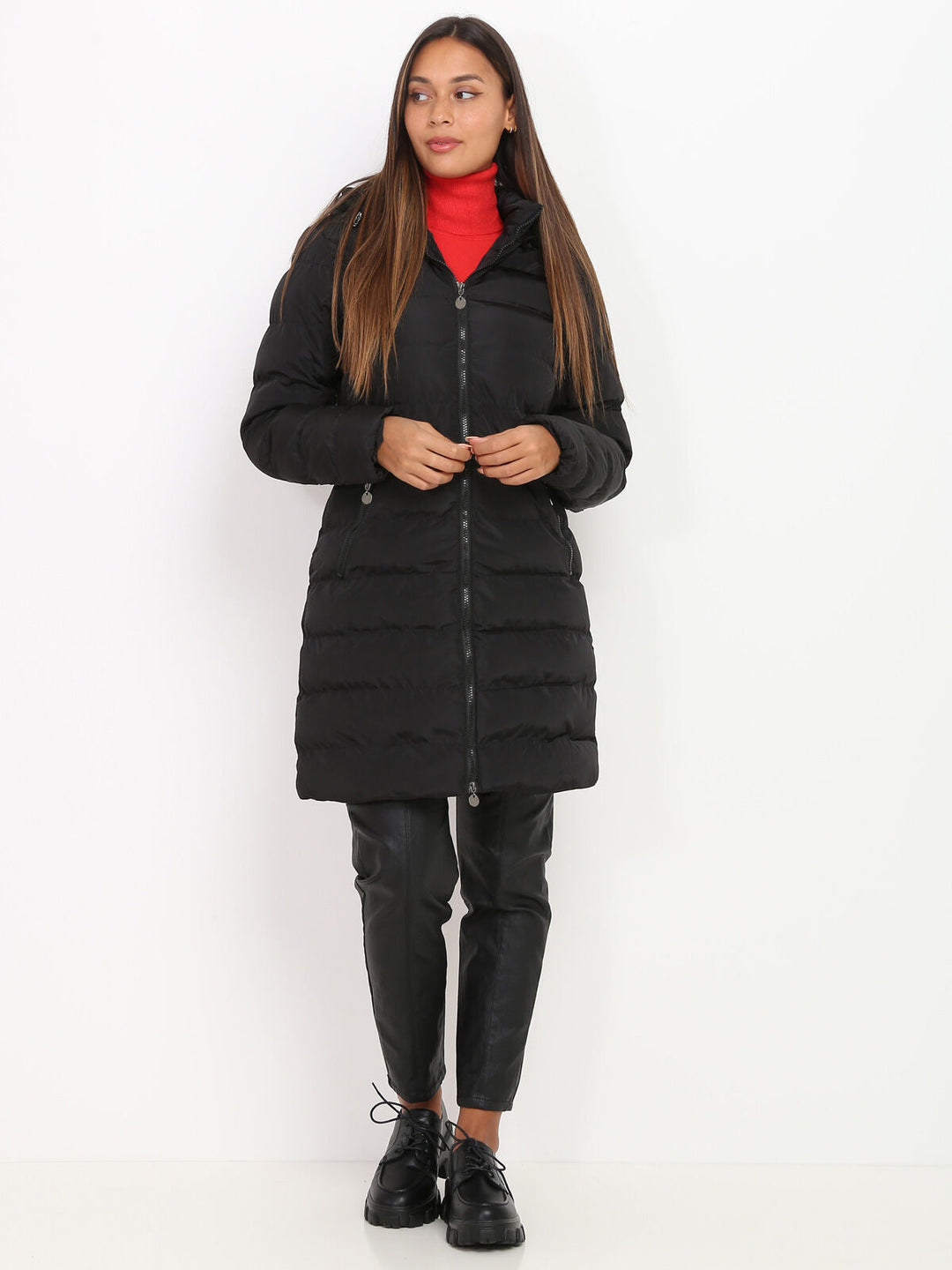 Damen Daunen Winterjacke mit Kapuze | Langer Schnitt mit durchgehendem Reißverschluss für vielseitige Winterlooks