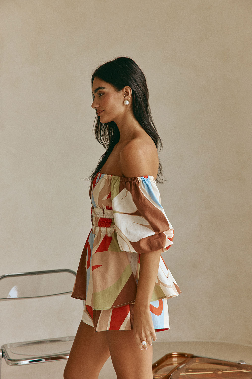 Damen Off-Shoulder Top mit Blumen-Schlangen-Print | Leinenmix-Look | Puffärmel &amp; Volantsaum