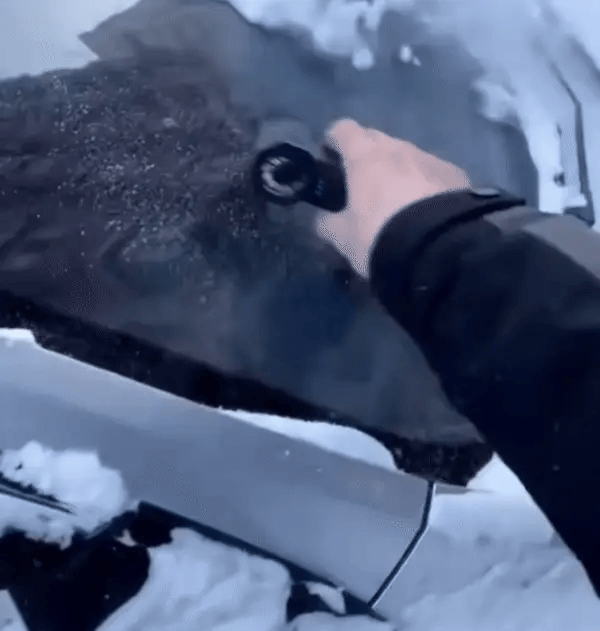 BlizSweep™ — Mühelose Schneeräumung, mit der du jeden Wintermorgen souverän im Griff hast
