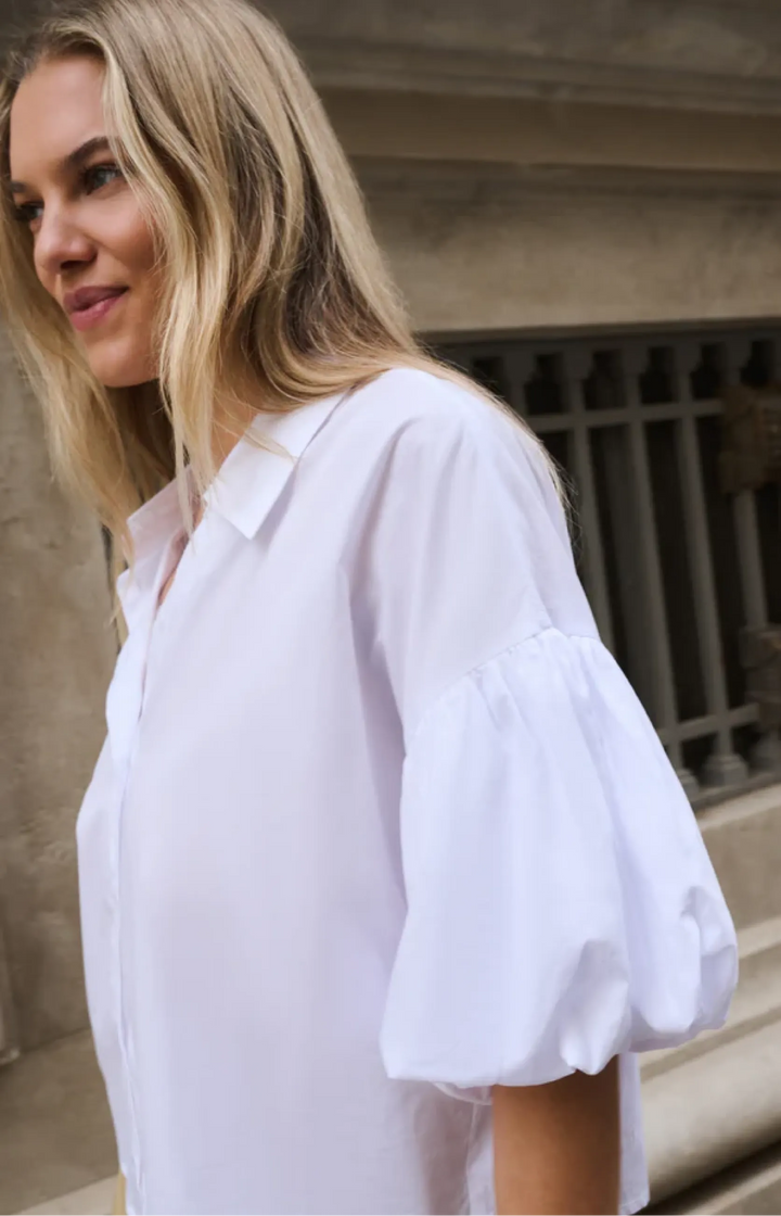 Damen Bluse | Oversize-Bluse mit kurzen Ballonärmeln, Kragen und Knopfleiste