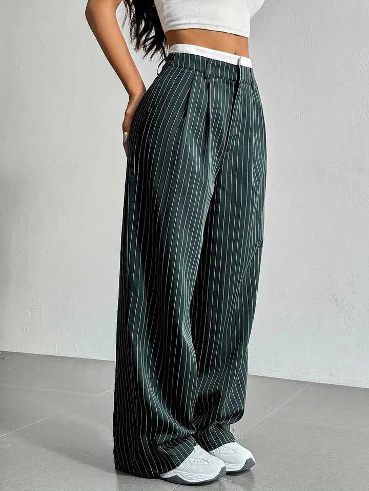 Damen High-Waist Hose | Gestreifte Stoffhose mit weitem Bein, lockerer Passform und praktischen Seitentaschen