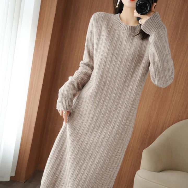 Damen Strickkleid knielang und warm | Bequemes Pulloverkleid mit lockerer Passform und weicher Strickqualität für Herbst und Winter