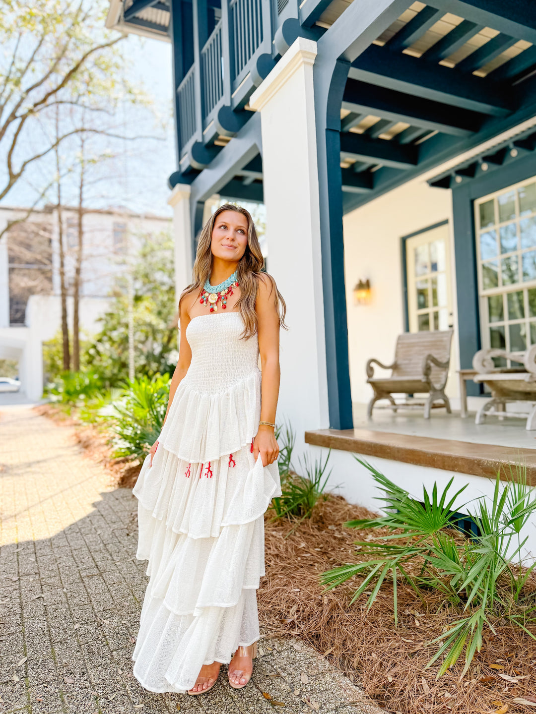 Damen Gestuftes Maxi-Kleid mit Schulterfreiem Ausschnitt | Gesmoktes Oberteil | Luftiges Sommerkleid mit Stickerei