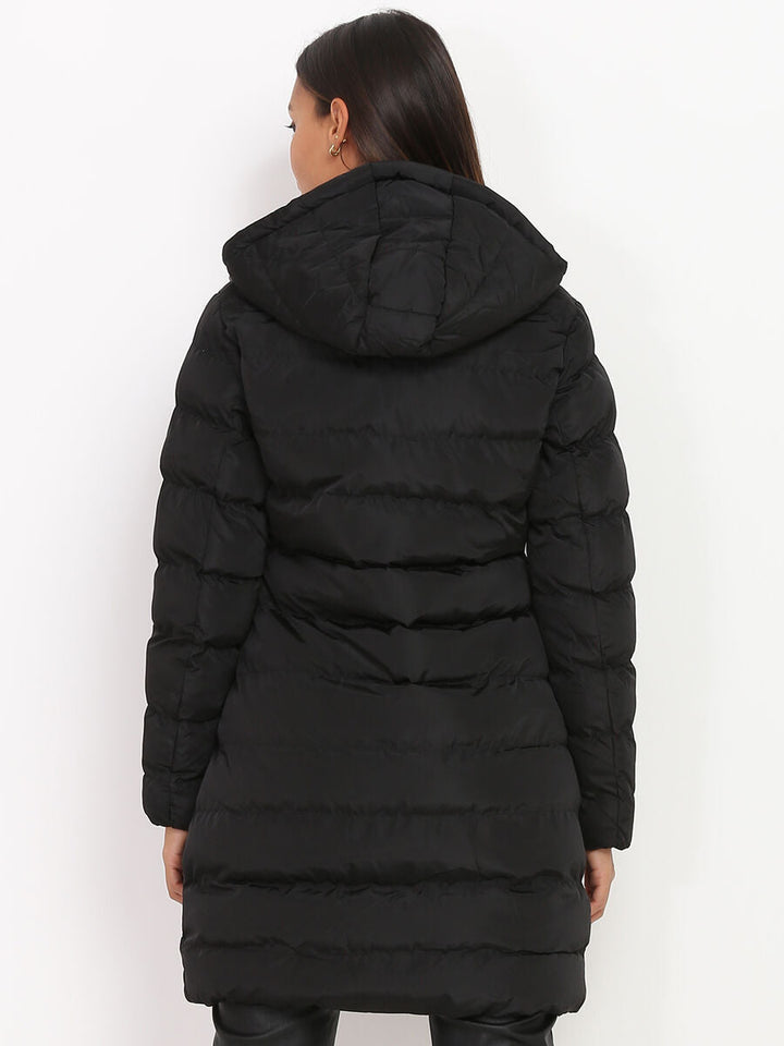 Damen Daunen Winterjacke mit Kapuze | Langer Schnitt mit durchgehendem Reißverschluss für vielseitige Winterlooks