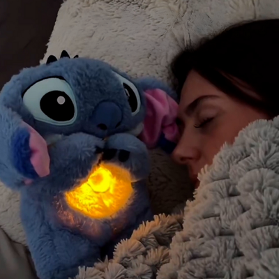 Peluche rassicurante con battito cardiaco e luce notturna | 4 modalità con movimento respiratorio, suoni/musica | Morbido, traspirante | Controllo con un solo pulsante