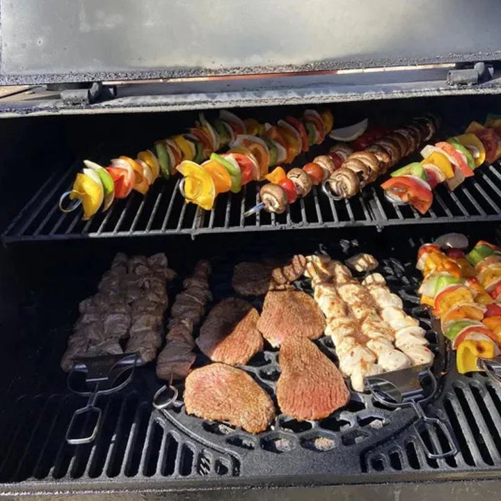 Edelstahl Grillspieße mit 9 Zinken – BlazeTrio für gleichmäßiges Garen von Fleisch, Fisch &amp; Gemüse | Spülmaschinenfest | inkl. Oxford-Tasche