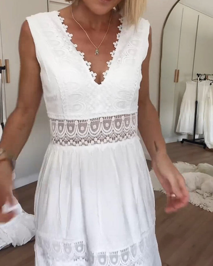 Sommerkleid Damen | Maxikleid mit V-Ausschnitt, Spitzen-Details und fließender Silhouette für warme Tage