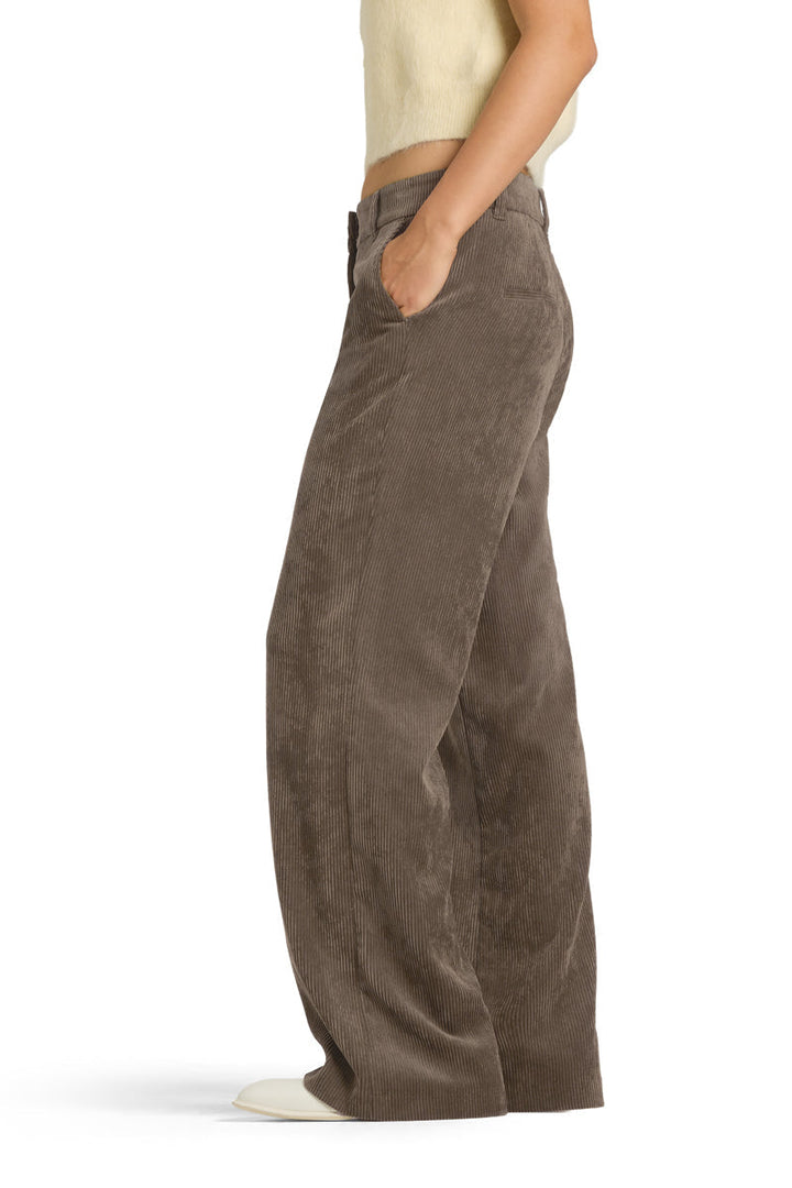 Cordhose | Weite Passform mit Gürtelschlaufen und Eingrifftaschen | AMELIE