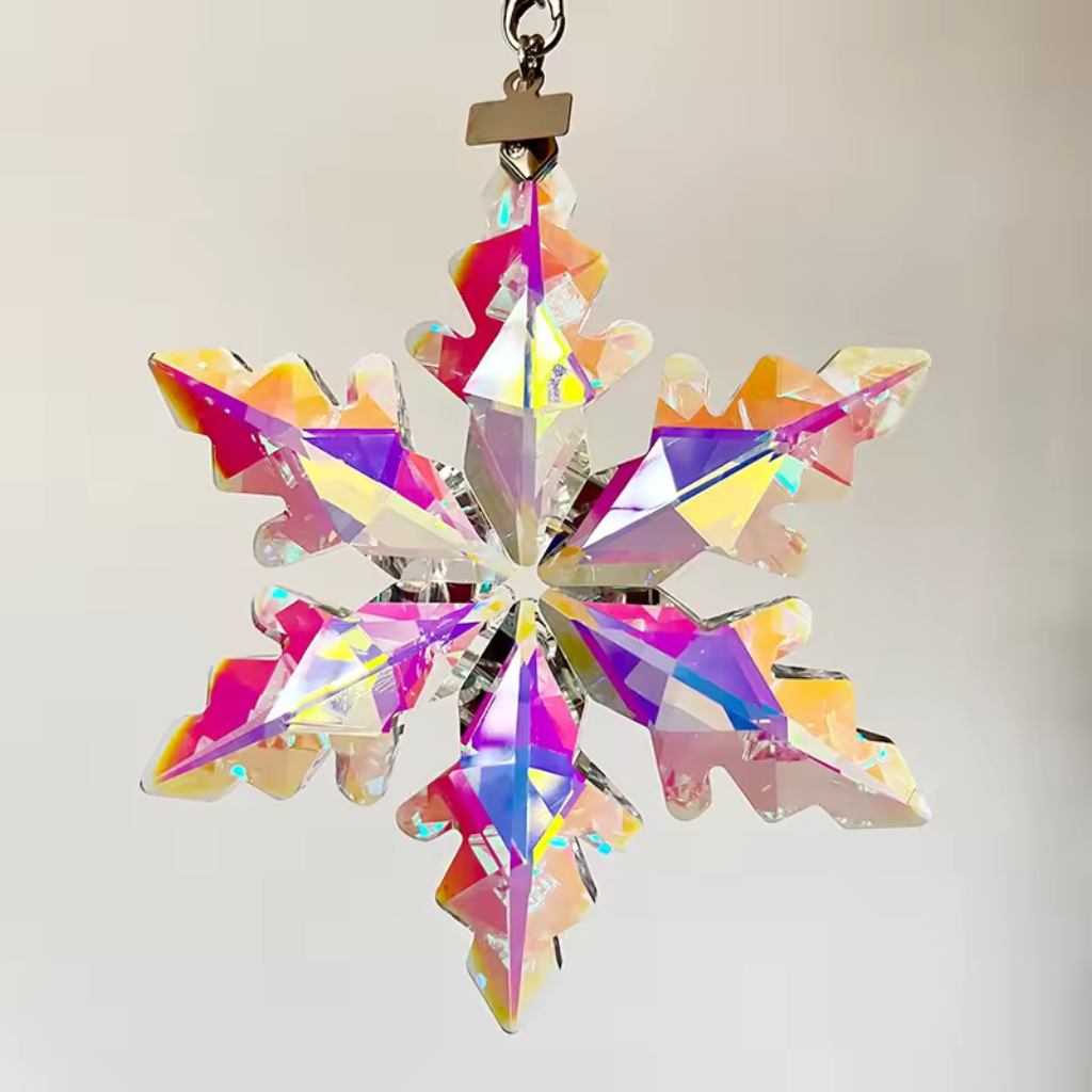 Kristall-Schneeflocken Anhänger aus K9-Kristall | Funkelnder Sonnenfänger für Weihnachtsbaum, Fenster &amp; Auto | Geschenkbox inklusive
