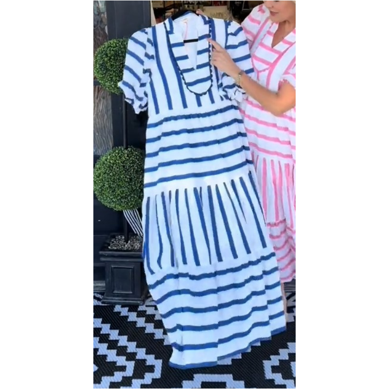 Gestreiftes Midikleid mit V-Ausschnitt | Fließend &amp; Locker | Somm