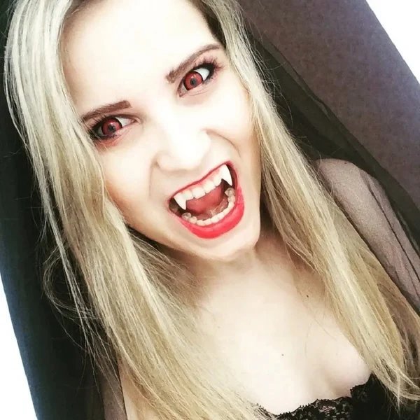ReißZahn™ Müheloser Vampir-Transformationsprozess
