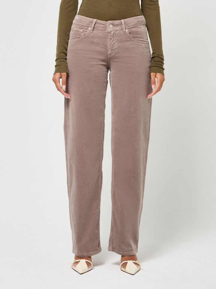 Cordhose Damen | Low Rise Straight Fit mit weitem Bein | Weicher Stretch-Cord | 5-Pocket-Style | Normale Beinlänge