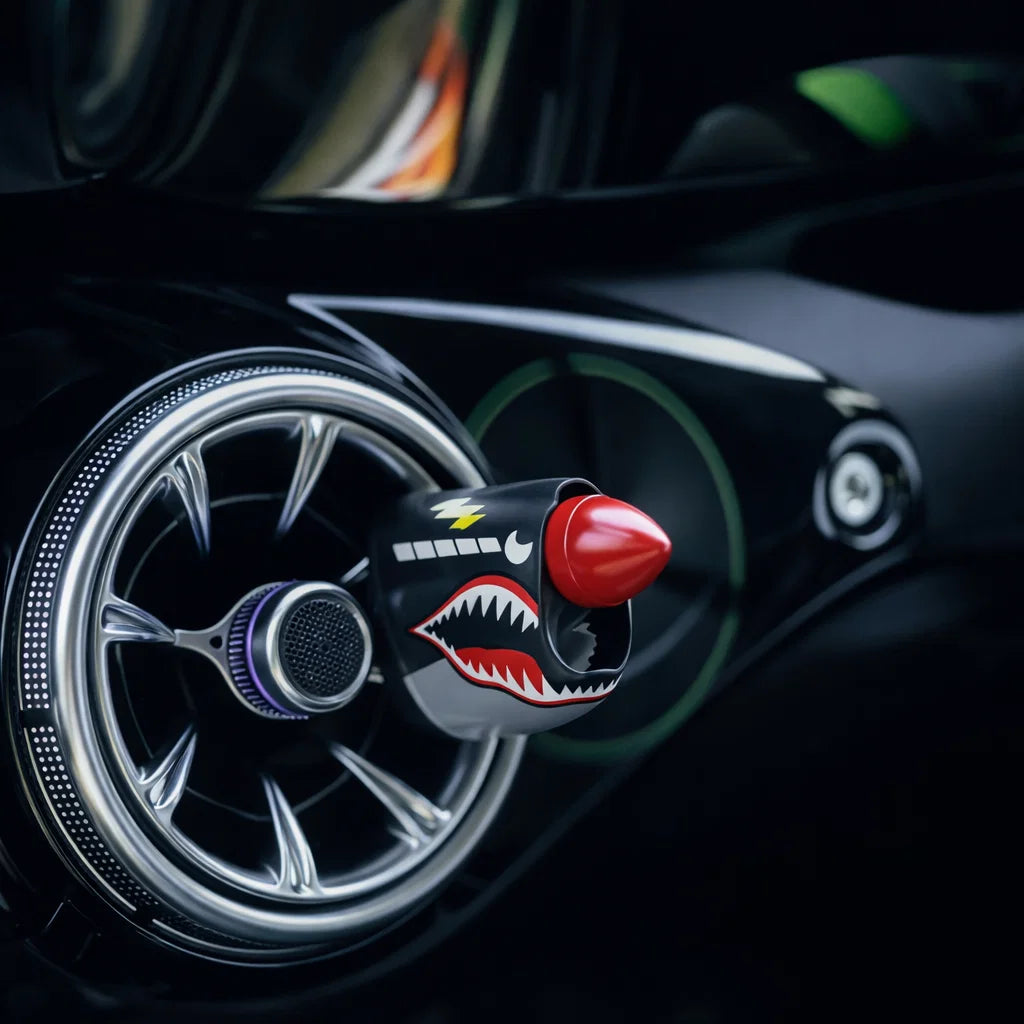 P-40 Warhawk Auto-Dekoration mit rotierender Propeller | Interaktive Dashboard Figur durch Fahrtwind | Geschenk für Auto- &amp; Luftfahrtfans