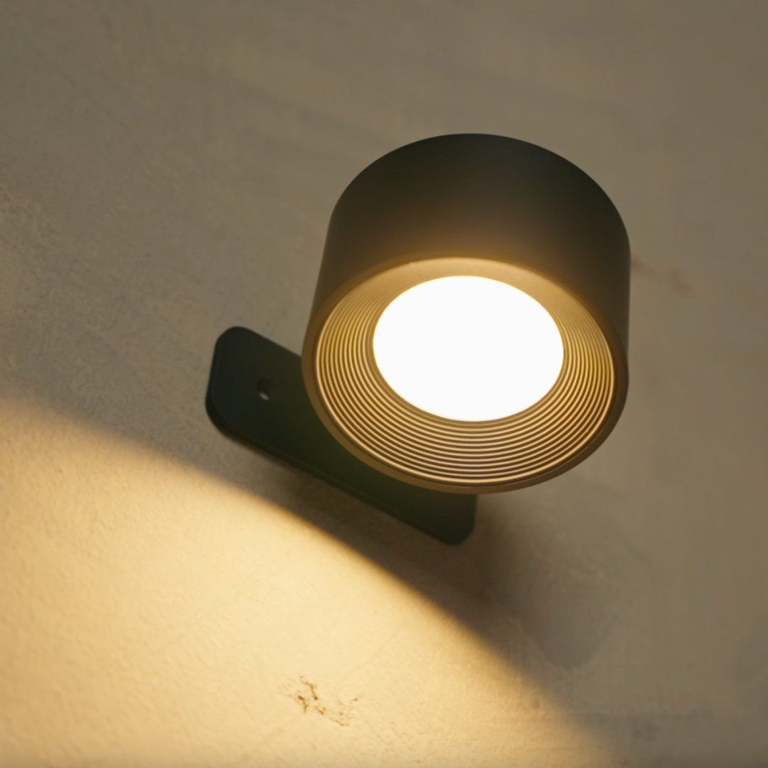 Kabellose LED-Wandleuchte | 360° drehbar, Touch-Dimmung, 3 Lichtfarben und USB-C-Akku