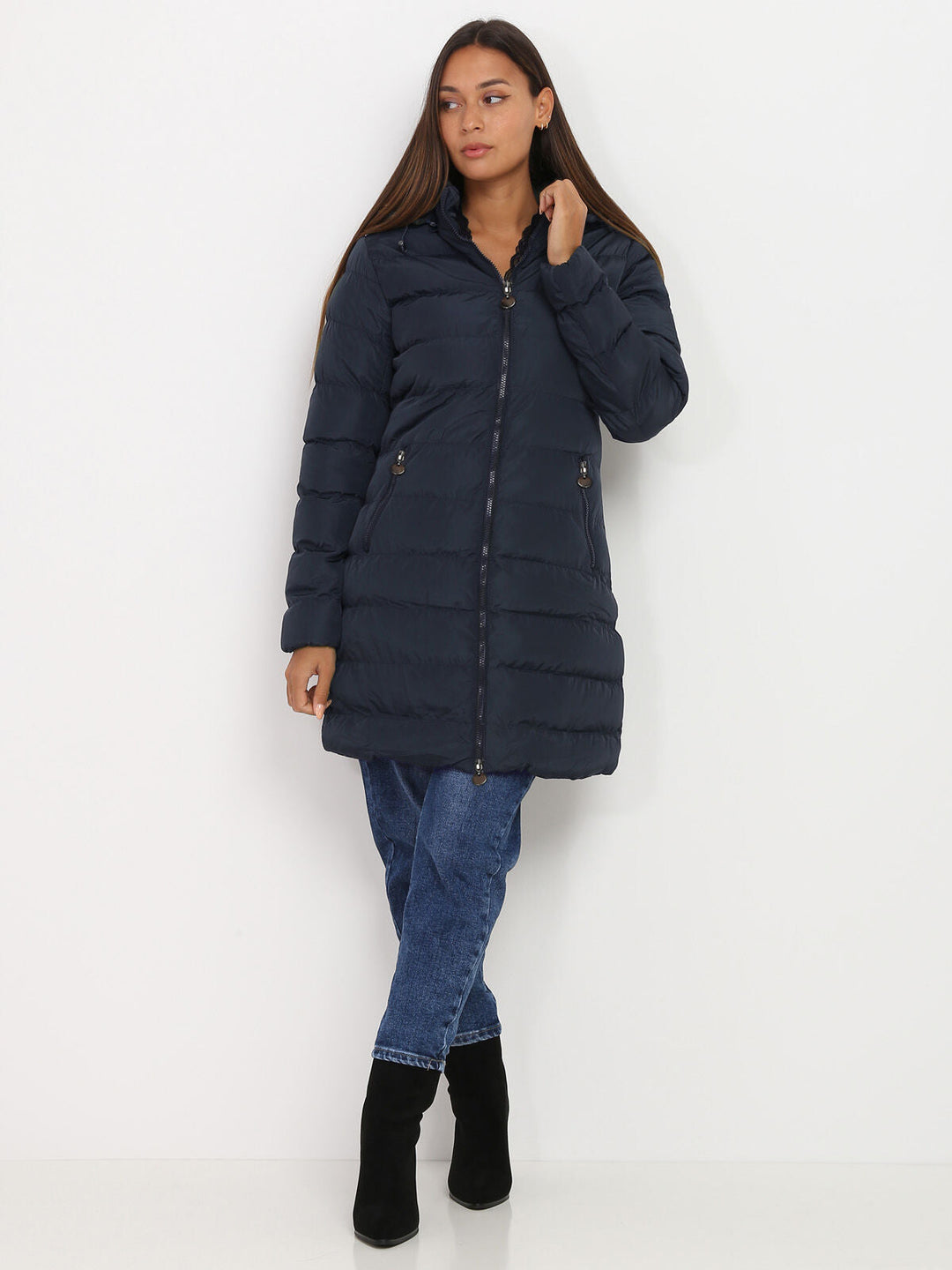 Damen Daunen Winterjacke mit Kapuze | Langer Schnitt mit durchgehendem Reißverschluss für vielseitige Winterlooks