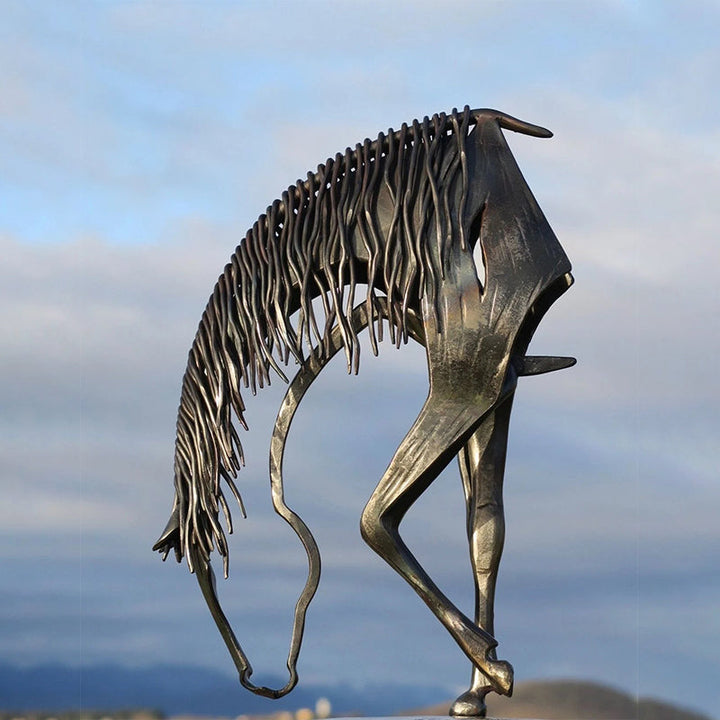 Scultura di cavallo in metallo per giardino | fatta a mano e resistente alle intemperie | rivestimento antiruggine