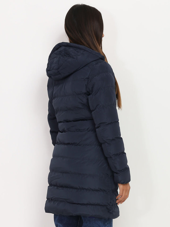 Damen Daunen Winterjacke mit Kapuze | Langer Schnitt mit durchgehendem Reißverschluss für vielseitige Winterlooks