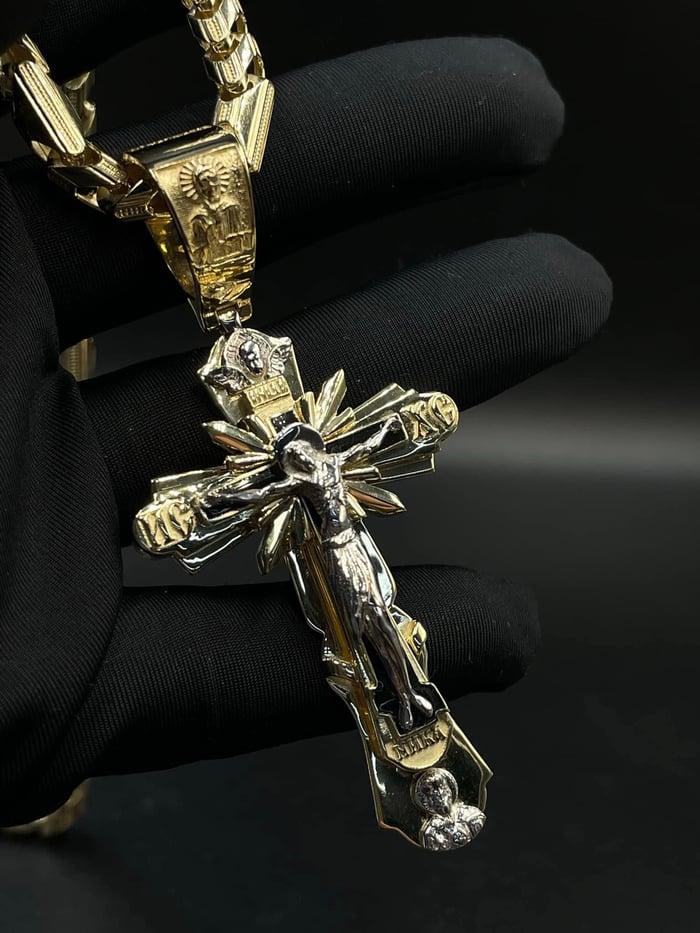 Pendentif croix dorée avec chaîne | design croix orthodoxe | boîte cadeau incluse | symbole de foi et de proximité au quotidien