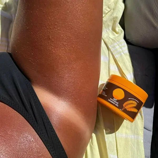 Intensive tanning gel for faster tanning | Moisturizing &amp; glow effect | Even complexion without streaks | For body &amp; legs